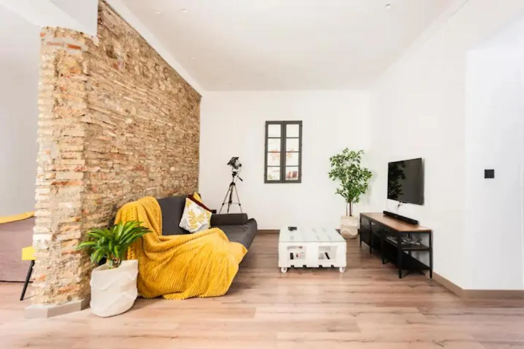 Apartamento Antares Edificio Centrico De 1800 Malaga Spain
